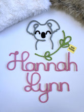 Cargar imagen en el visor de la galería, Koala + Ramita - Nana Banana 3000