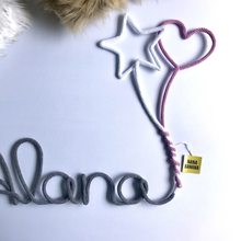 Cargar imagen en el visor de la galería, Estrella y Corazón - Nana Banana 3000