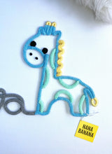 Cargar imagen en el visor de la galería, Jirafa - Nana Banana 3000