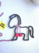 Cargar imagen en el visor de la galería, Caballito