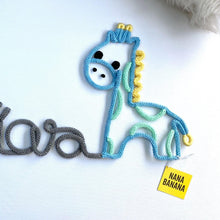 Cargar imagen en el visor de la galería, Jirafa - Nana Banana 3000