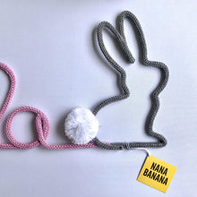 Cargar imagen en el visor de la galería, Conejito PomPom - Nana Banana 3000