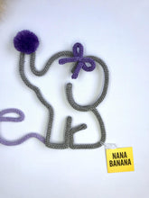 Cargar imagen en el visor de la galería, Elefante - Nana Banana 3000